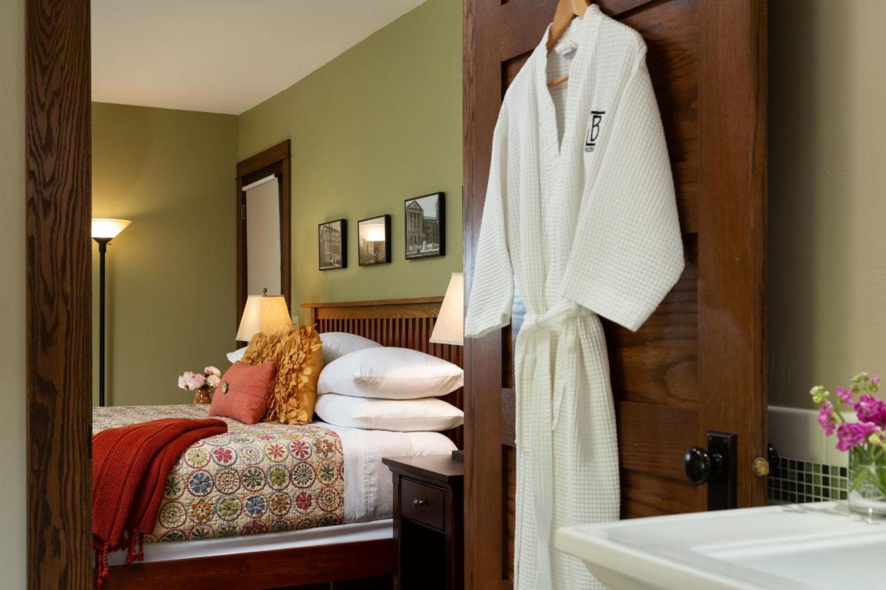 The Buckingham Inn マディソン エクステリア 写真