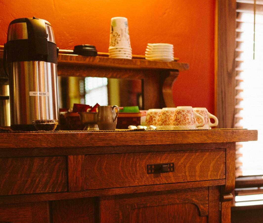The Buckingham Inn マディソン エクステリア 写真